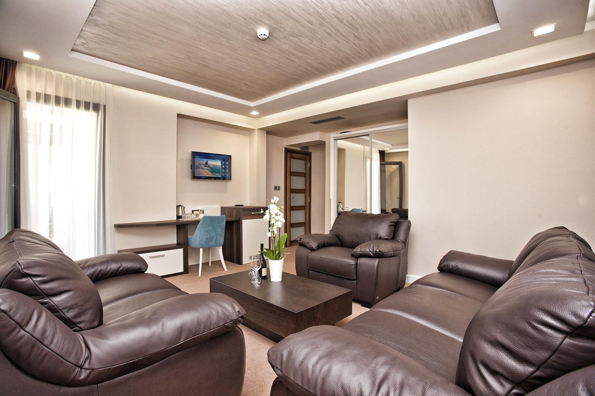 Wellness & Acd Hotel