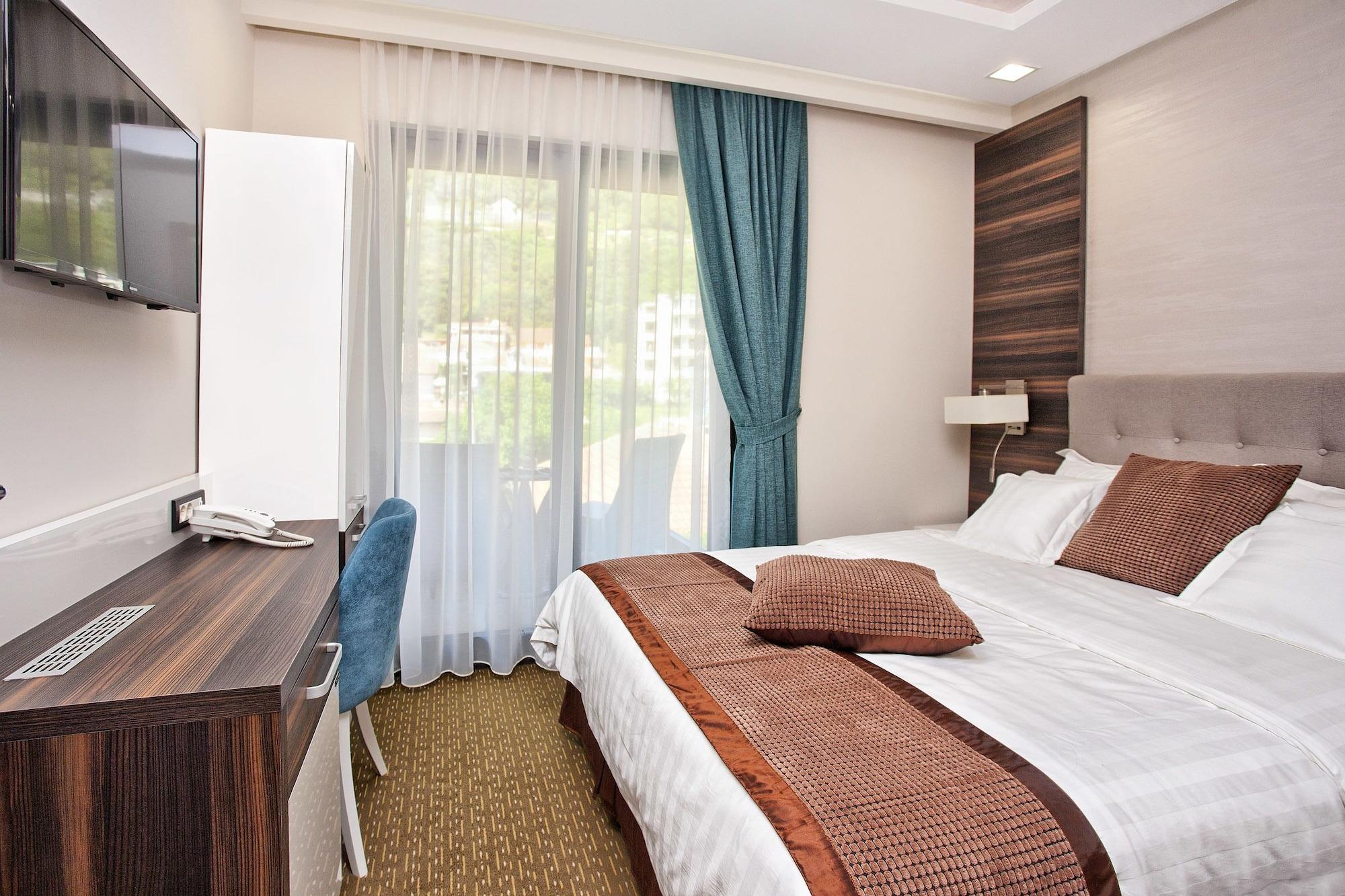 Wellness & Acd Hotel