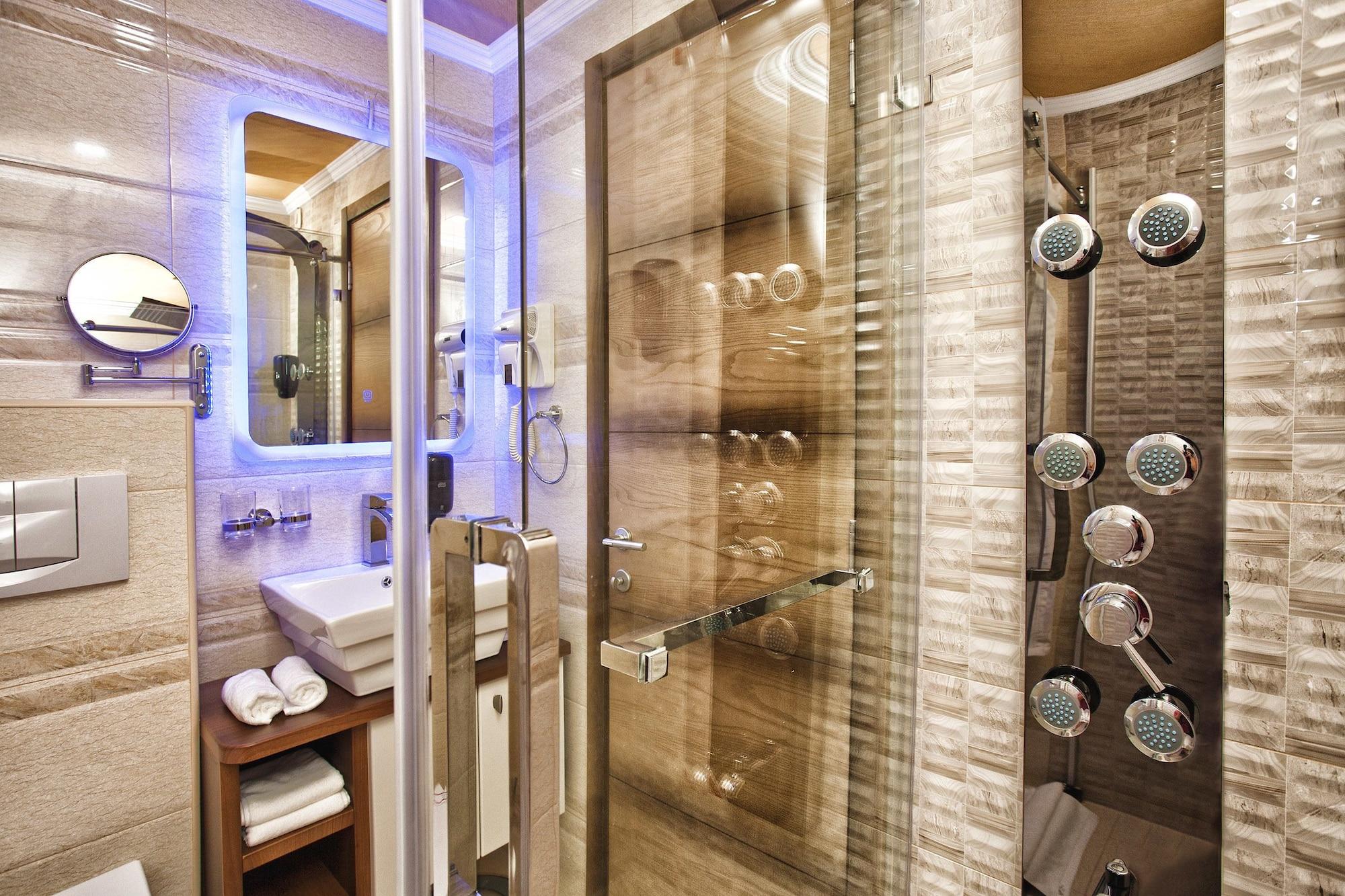Wellness & Acd Hotel 4*