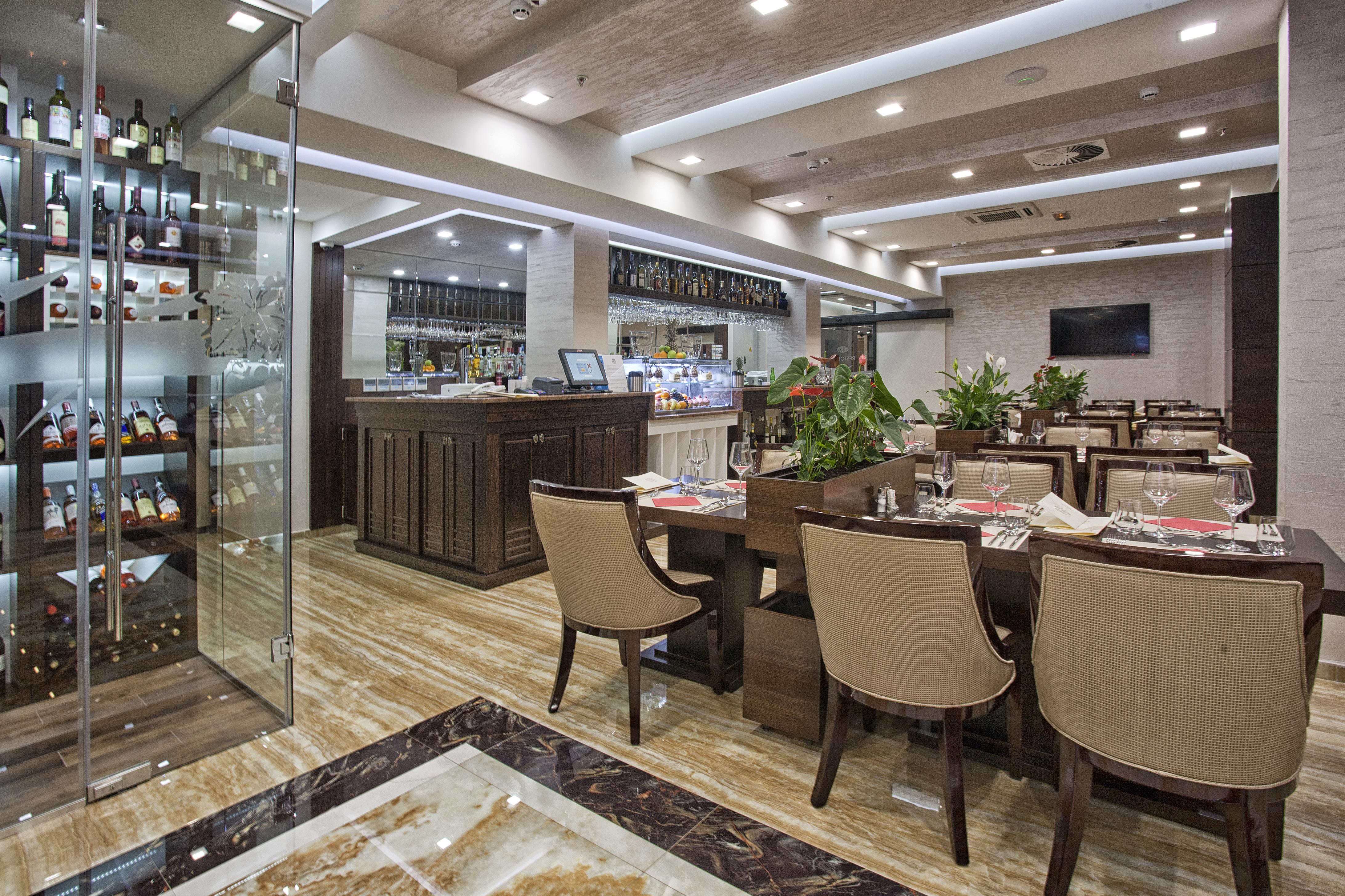 Wellness & Acd Hotel