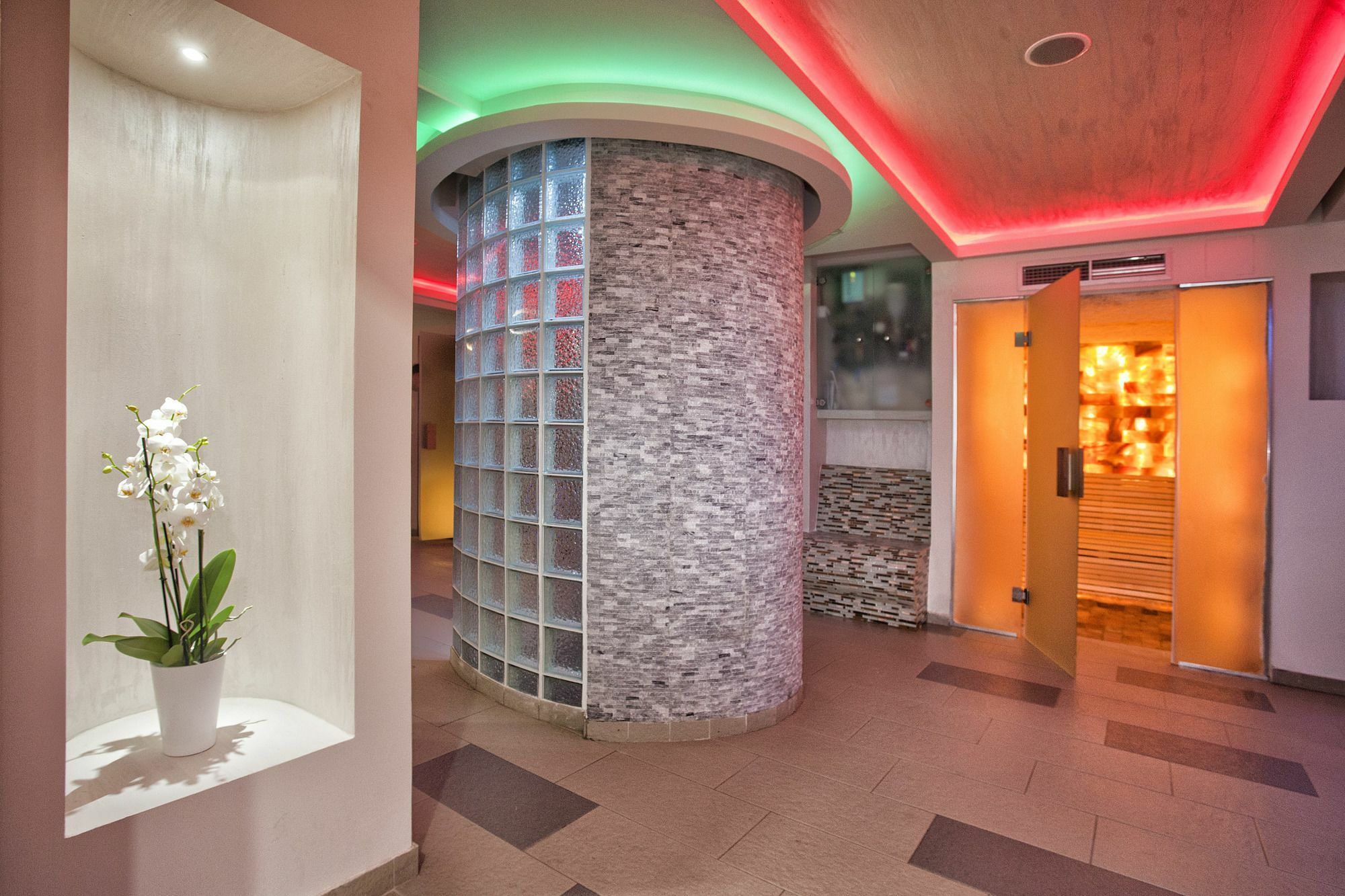 Hotel Wellness & Acd 4*